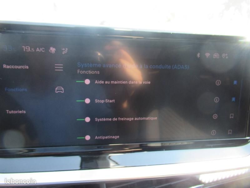 Peugeot 2008 1.5 BlueHDi 130ch S&S Allure EAT8 (image 17)