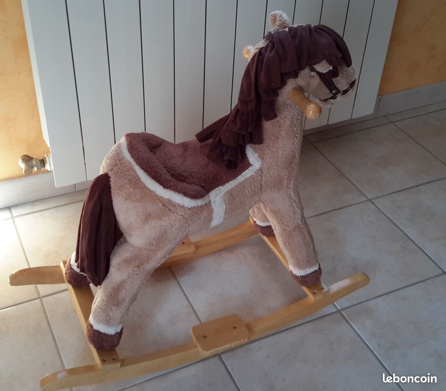 Cheval à bascule avec sons (image 2)