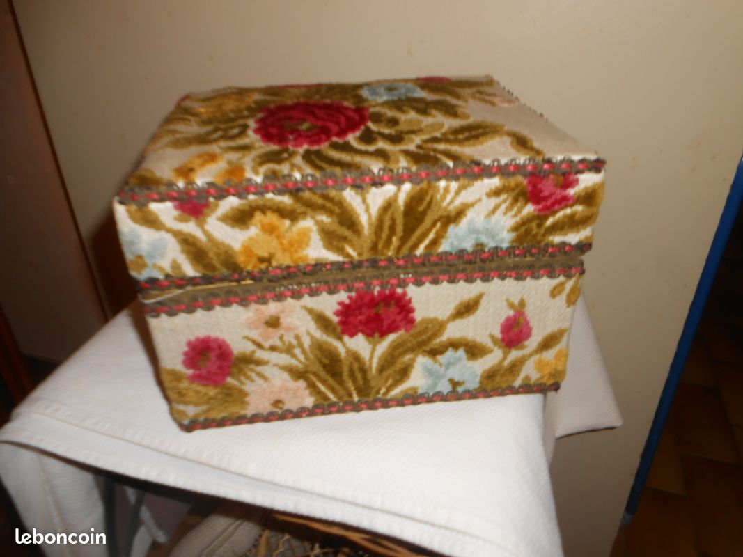 Boite /Coffre en carton recouvert de tissu (mirza4) (image 1)