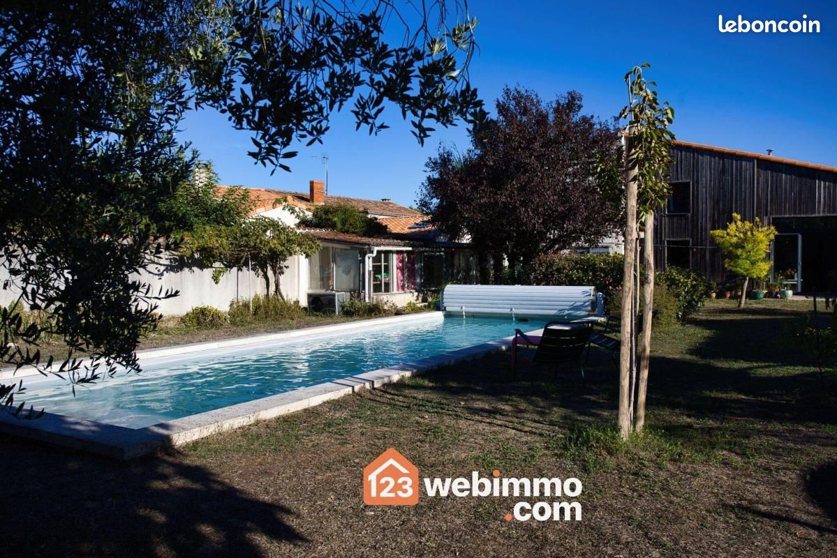Maison 8 pièces 240 m² · à Marsilly · 240 m² · 874 600 €