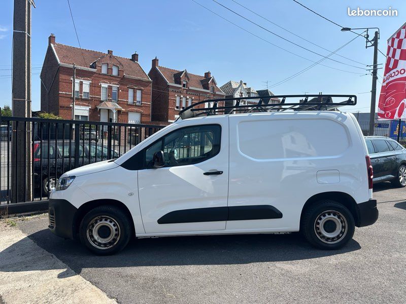 Citroën berlingo 1.2 110 ch / gps/ camera / galerie de toit / carplay (image 2)