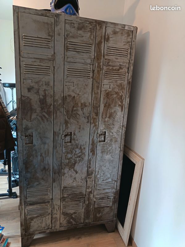 Vestiaire metallique (image 1)