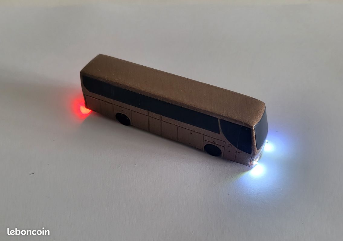 Train véhicule bus avec éclairages leds N (image 1)