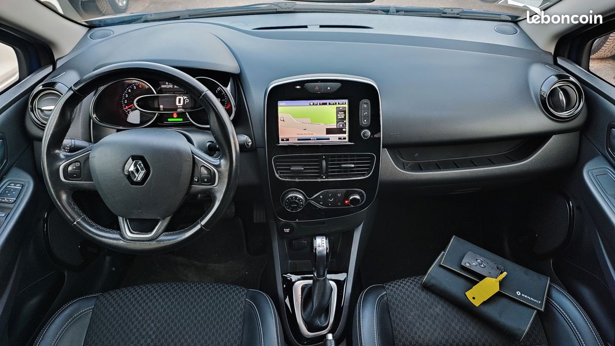 RENAULT CLIO IV PHASE II ESTATE SW BREAK TCe 120 ch EDC ESSENCE BOITE AUTOMATIQUE EDITION INTENS MOD.2017 - CAMERA - BLUETOOTH - CLIMAUTO - REGULATEUR - GPS EUROPE - SEMI CUIR (image 2)