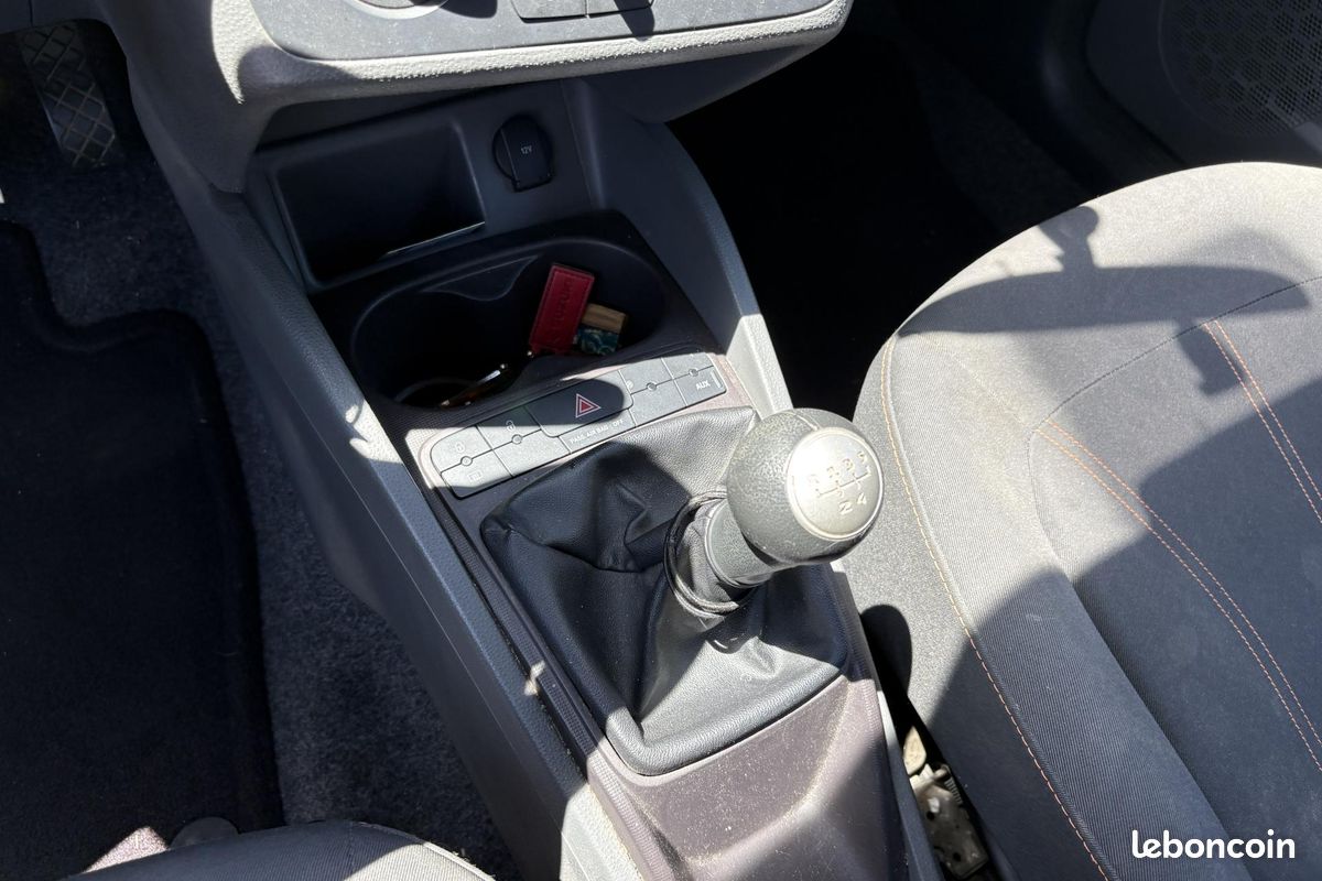Seat ibiza 1.2 tdi 75 style (image 9)