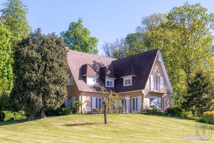 Propriété 8 pièces 190 m²