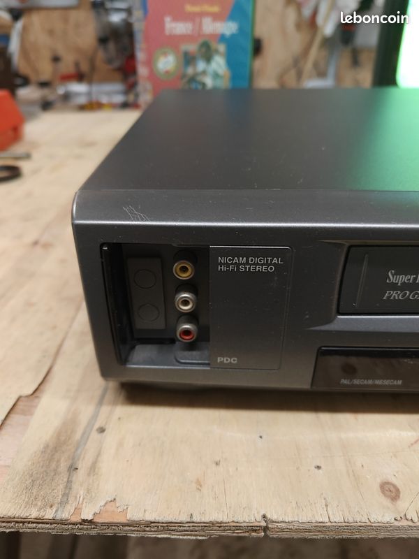 MAGNÉTOSCOPE LECTEUR CASSETTE VHS AKAI VS-G311 PAL SECAM Haut de gamme EUR 119,90 - FR