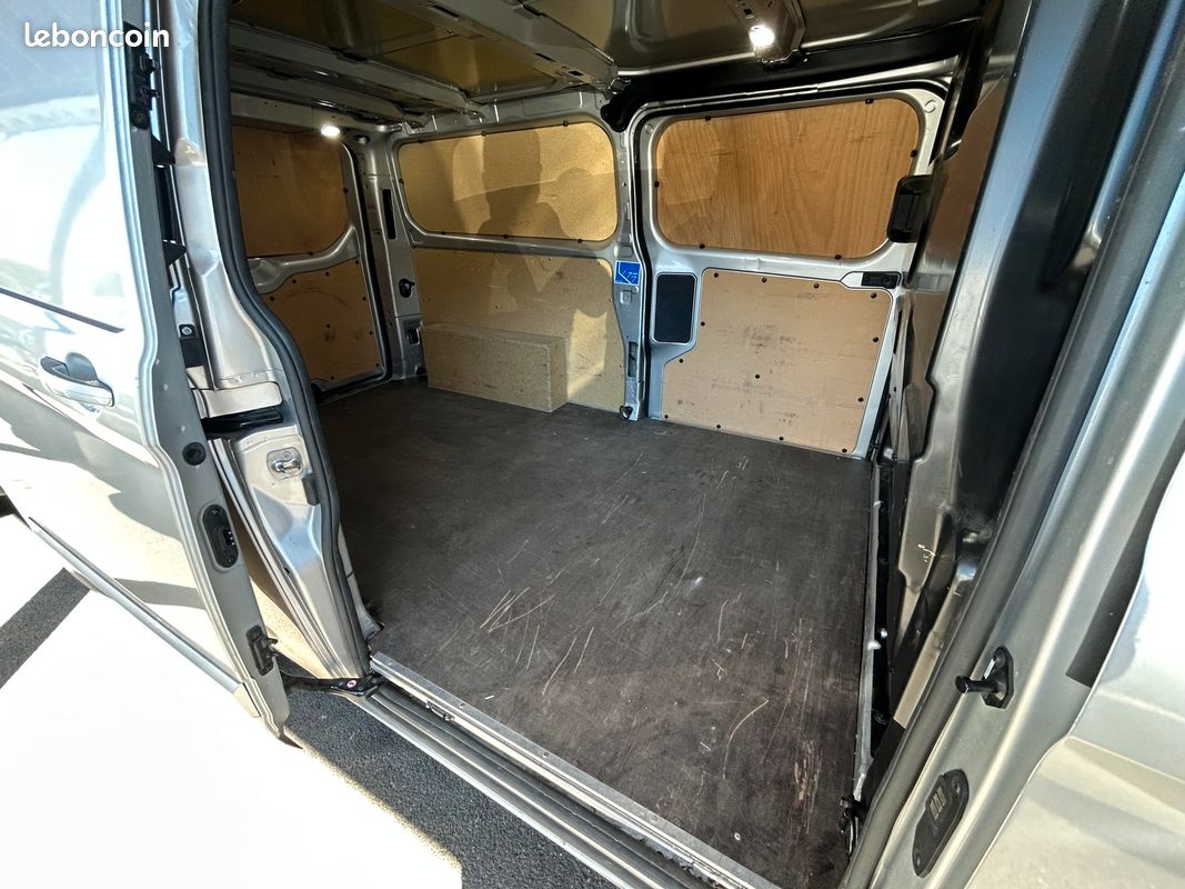 Ford Custom Limited 300 L2H1 2.0EcoBlue 170cv an.02/2020 (image 3)