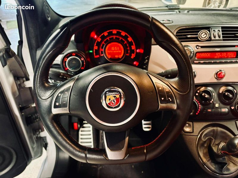 Abarth 500 1.4 TURBO T-JET 135CH (image 8)