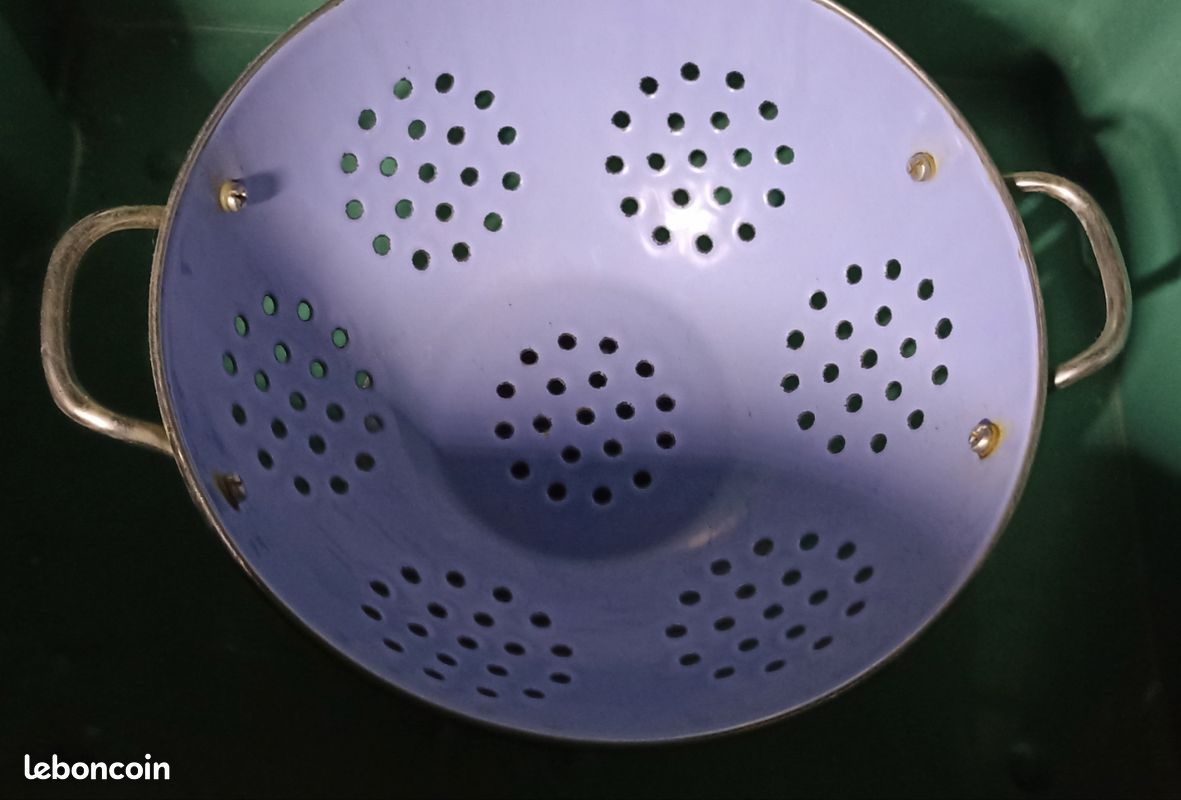 Passoire égouttoir Ancienne En émail Bleu - Diamètre 24cm - Vintage Français
