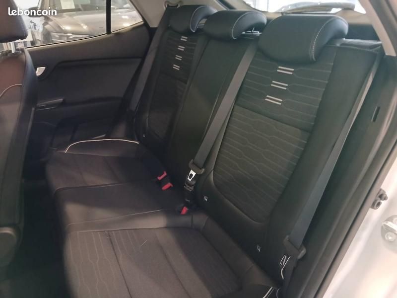 Kia Stonic 1.0 T-GDi 100ch GT Line (image 10)