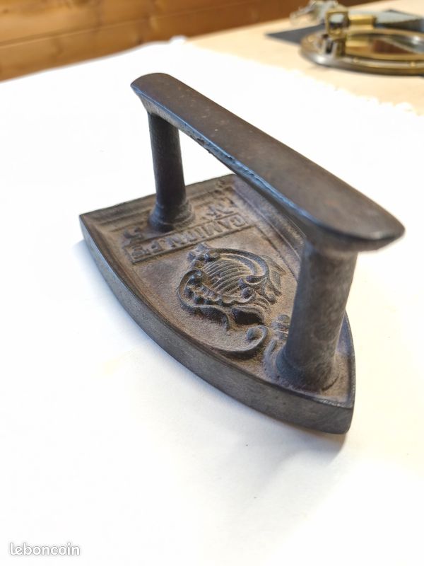 Fer à Repasser Vintage Bois – Spalding Kro-Flie – Manche Caryer – Gaucher – Homme