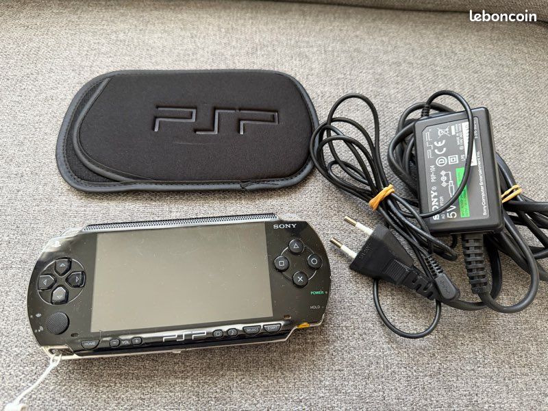 Console Sony PSP-1004 Noire PAL - Fonctionnelle Avec Batterie Neuve - Bon état
