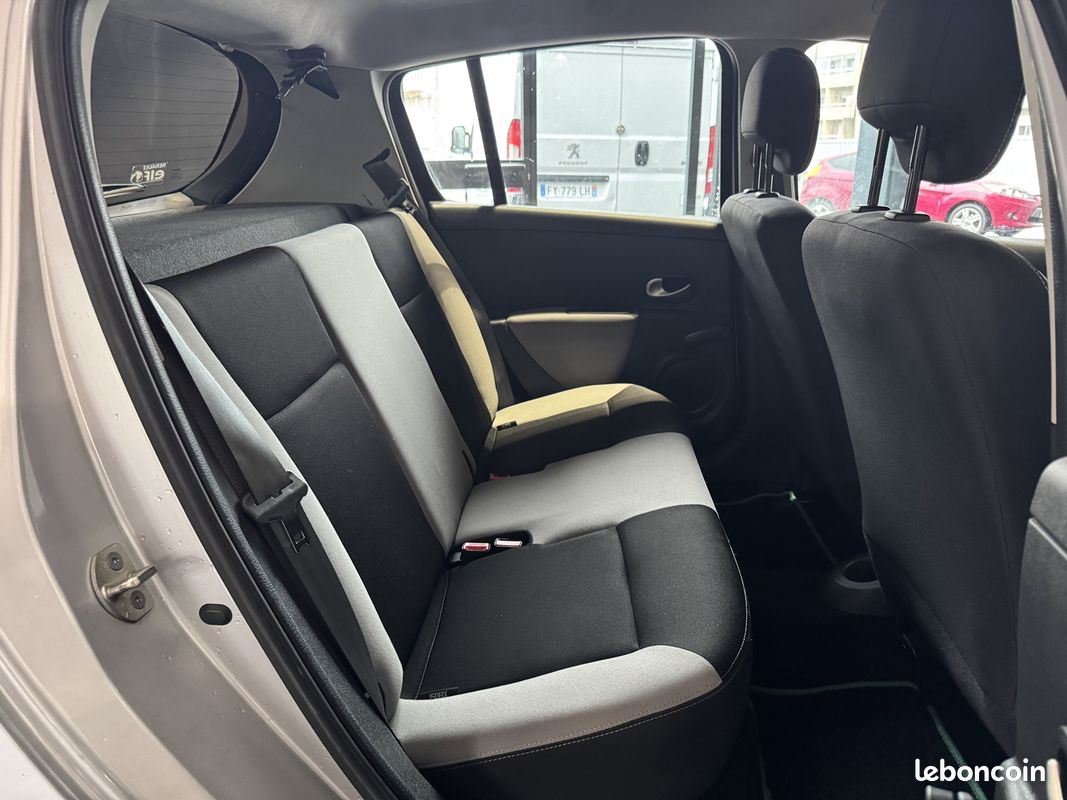 Renault CLIO III 1.2 16V 75CH 5P 30 800 KM 1 ERE MAIN PLB AUTO (image 14)