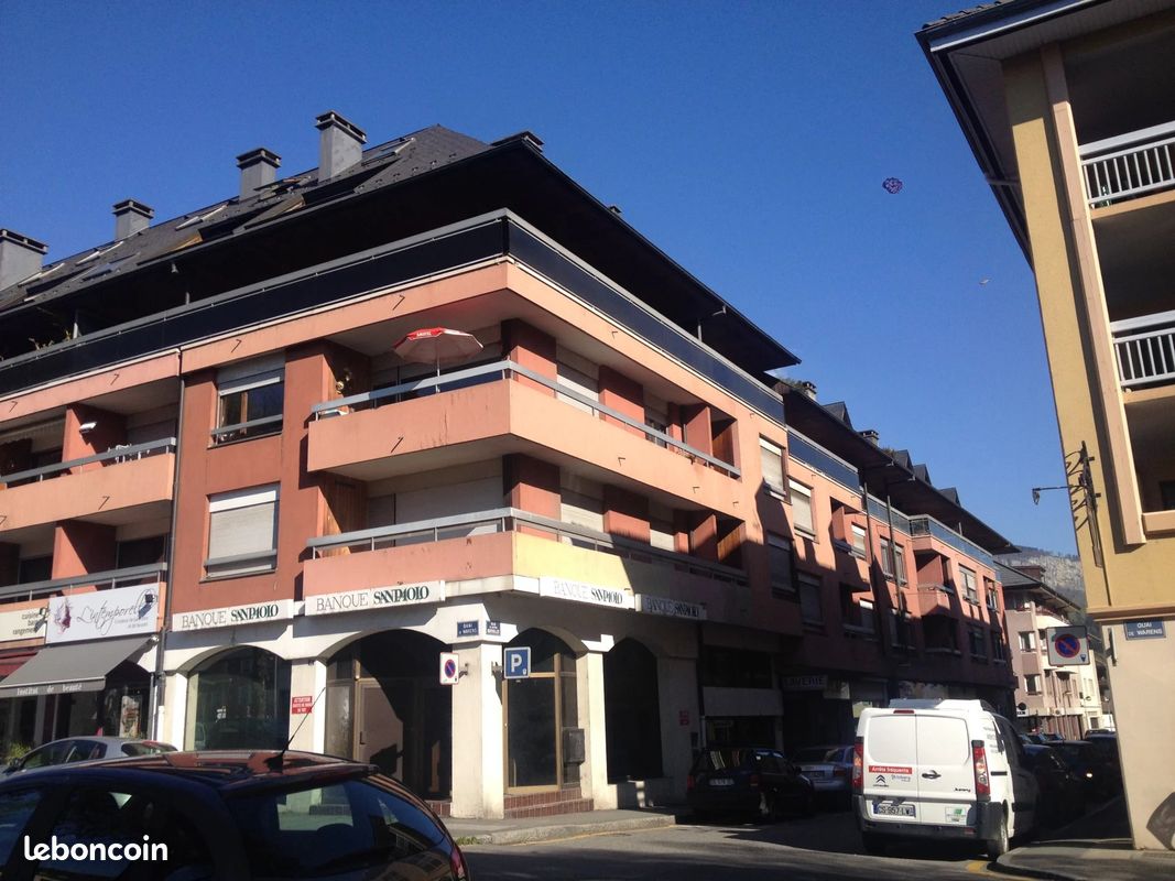 Parking 15 m² · à Sallanches · 15 m² · 115 €/mois
