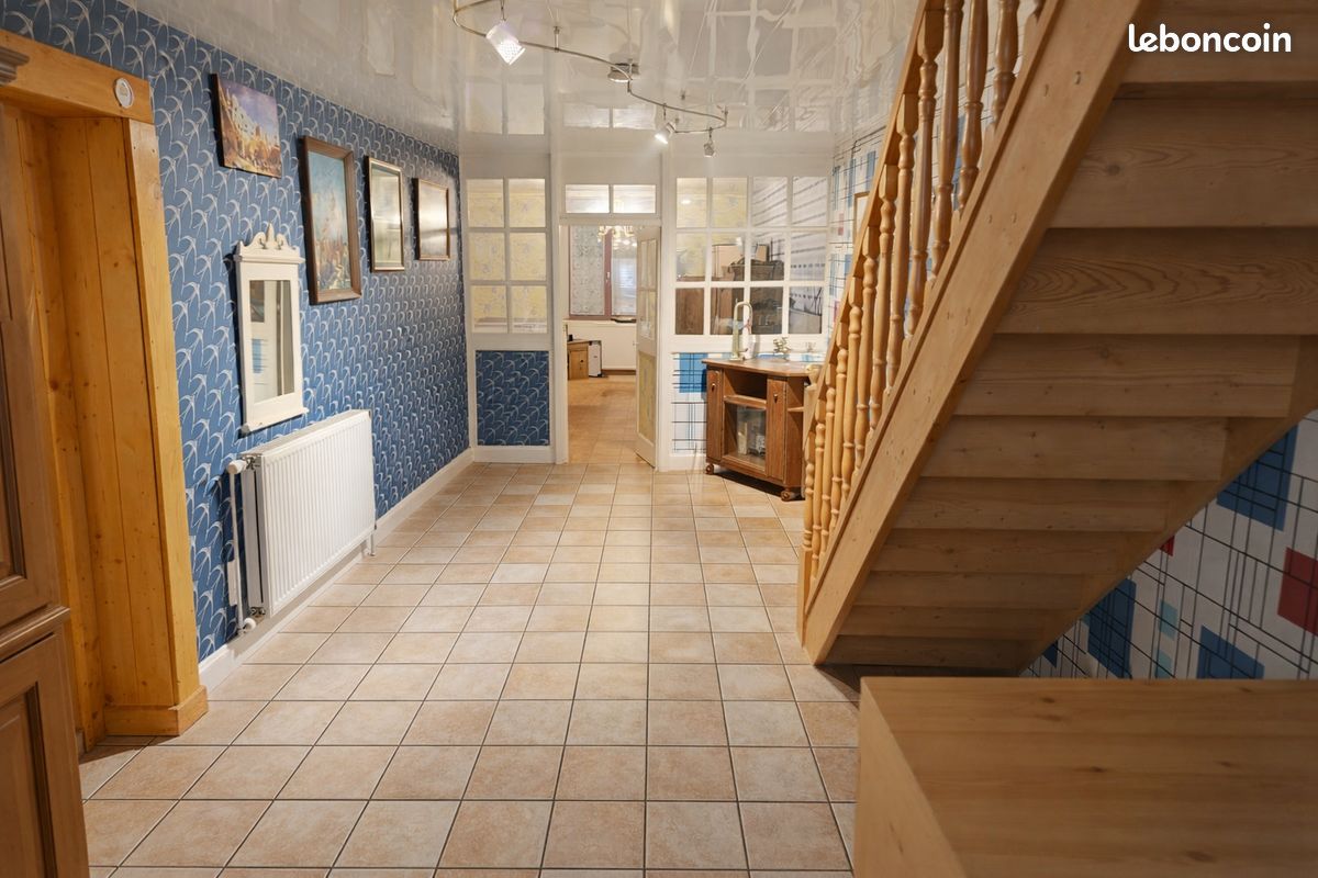 Maison 6 pièces 180 m² · à Dompcevrin · 180 m² · 120 000 €