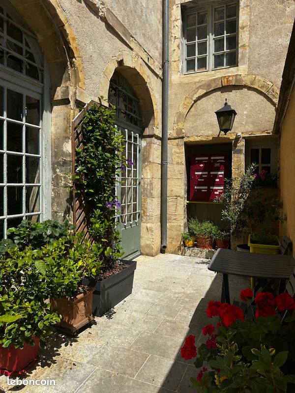 Appartement 7 pièces 176 m² · à Nevers · 176 m² · 185 000 €