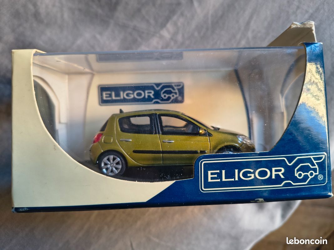 RENAULT 1000 KG Pompiers Atlas Eligor 1/43° Les Petits Utilitaires