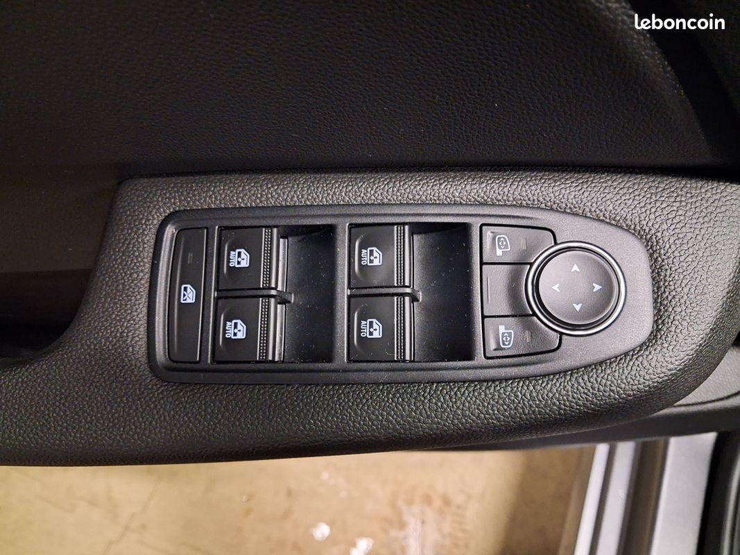 RENAULT Clio Blue dCi 100 ch GSR2 Evolution (image 26)