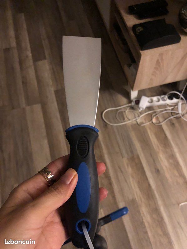 K76-spatule a enduit petite neuve (image 2)