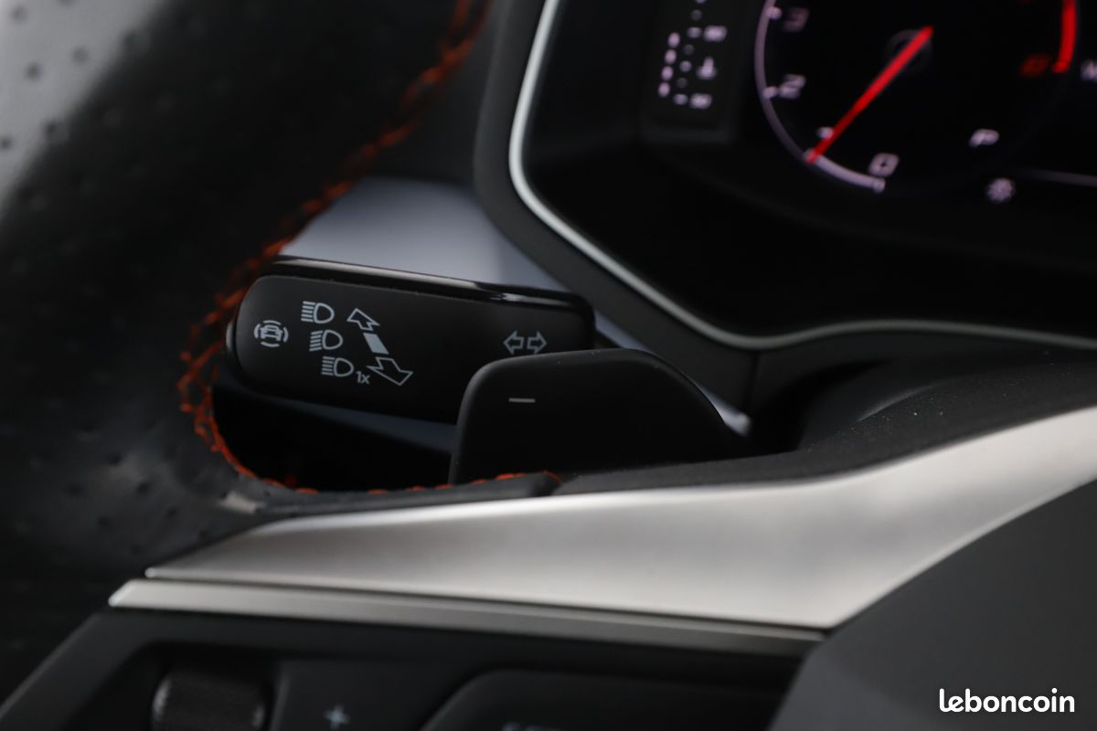 Seat Arona 1.0 EcoTSI FR DSG7 110 ch (image 17)