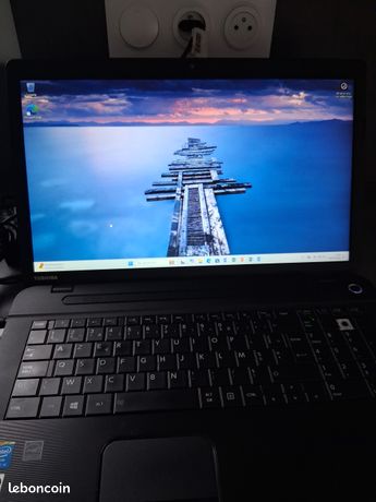 Cache Et Plasturgie Inférieure Pour Toshiba Satellite C70-A-151 – Occasion Bon état