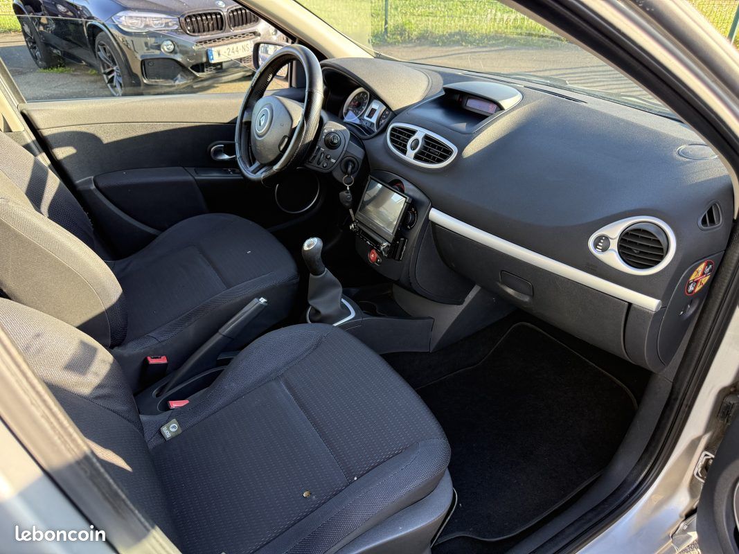 Renault Clio III 1.6 16v 110ch Expression Pour pro ou mécaniciens (image 14)