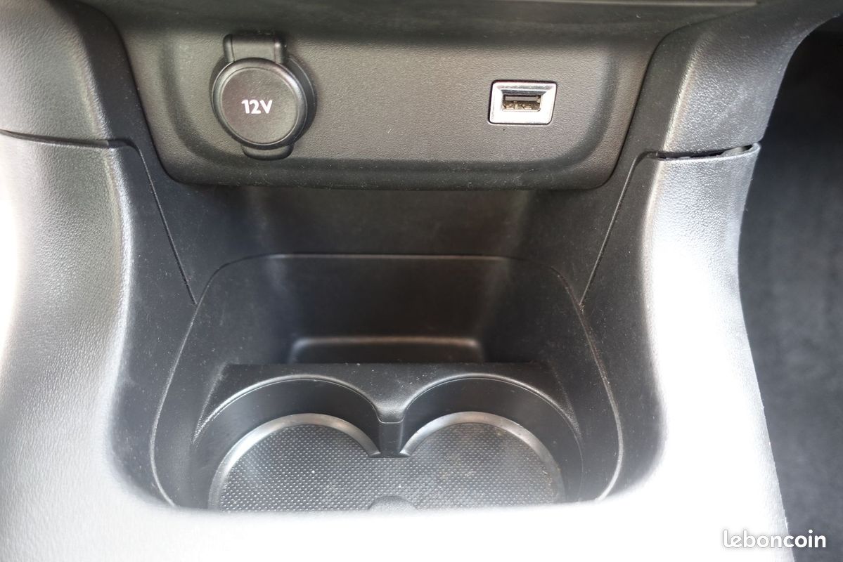Citroen C3 STE 1.5 BLUEHDI 100CH S&S BVM 6 FEEL (image 15)