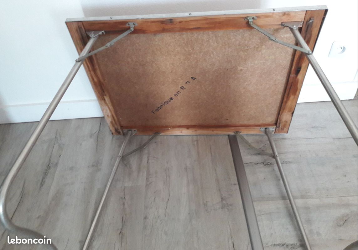 Ancienne table pliante fabriquée en RDA (image 4)