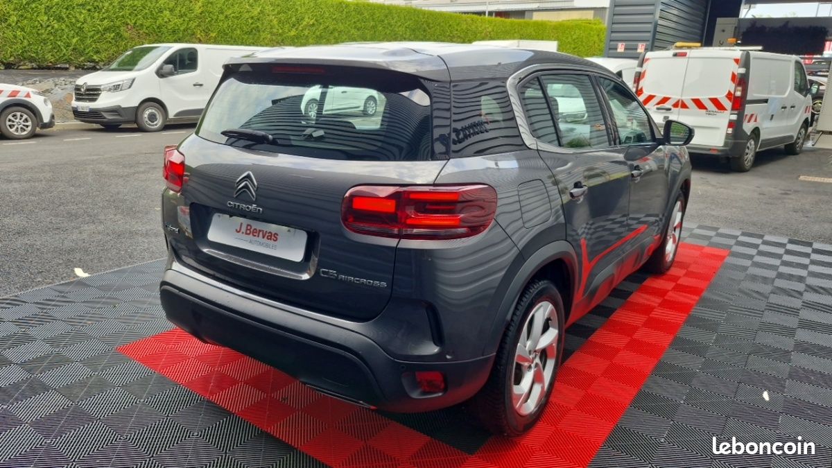 Citroën C5 Aircross HYBRIDE RECHARGEABLE 225 E-EAT8 FEEL PACK (image 11)