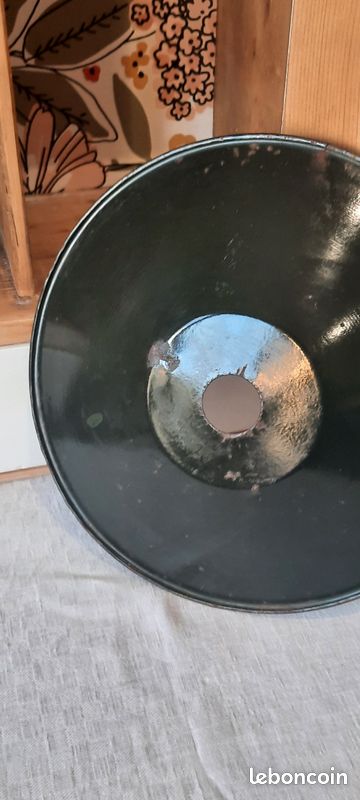Abat-jour ancien en tôle émaillée Kaki (image 2)