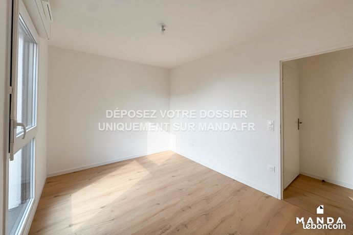 https://img.leboncoin.fr/api/v1/lbcpb1/images/39/20/69/3920696add2d0c09ca99948bceac63ba839ec2a7.jpg?rule=ad-image