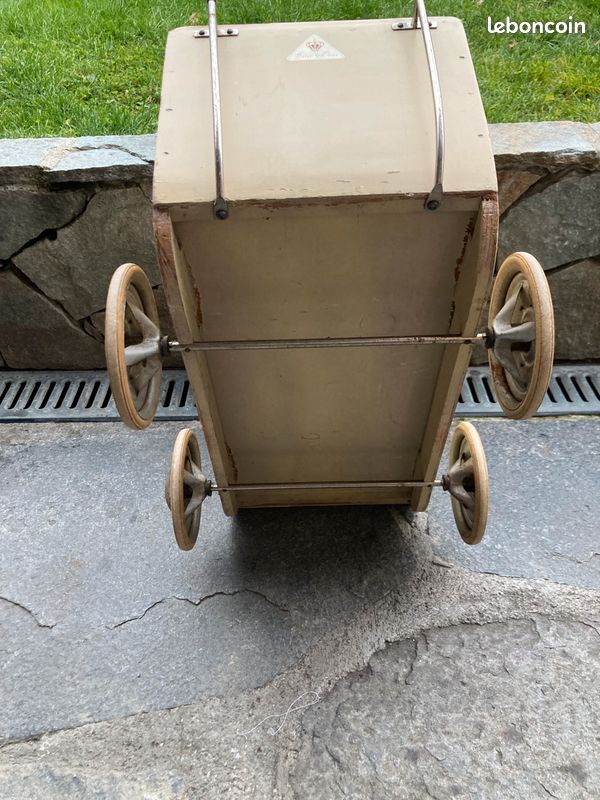 Ancienne Poussette En Bois - Roues En Métal - Poussette De Poupée Vintage - Occasion