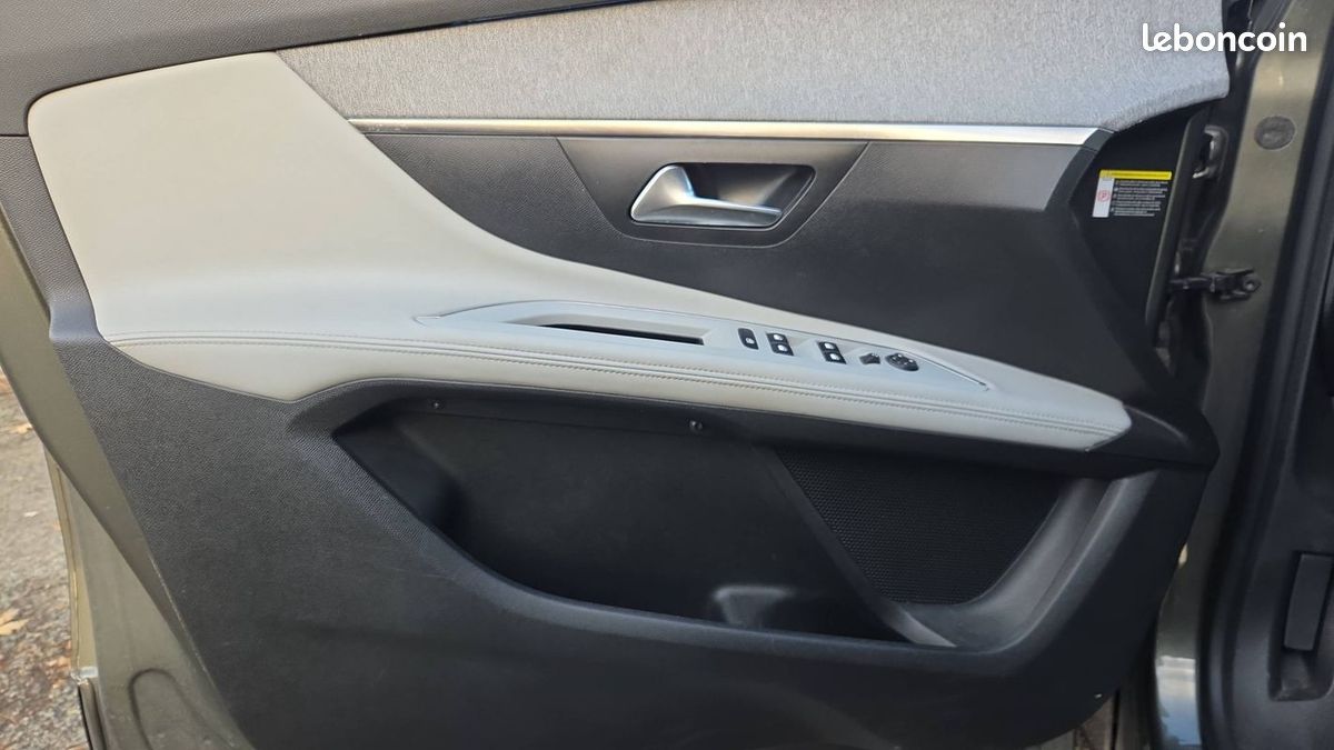 Peugeot 5008 II 1.5 BlueHDi 130 EAT8 Allure Business (image 7)