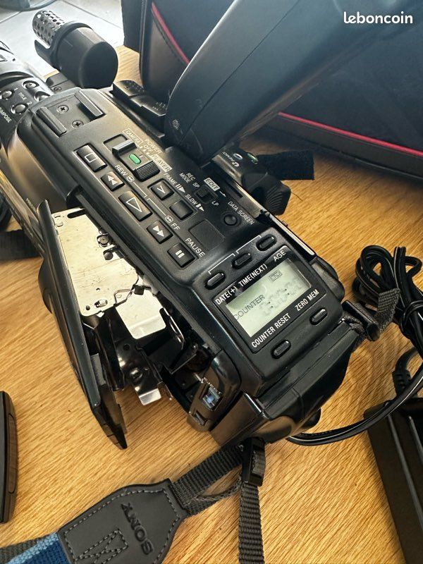 Sony Handycam Video 8 CCD-F550E + accessoires – Vintage (image 3)