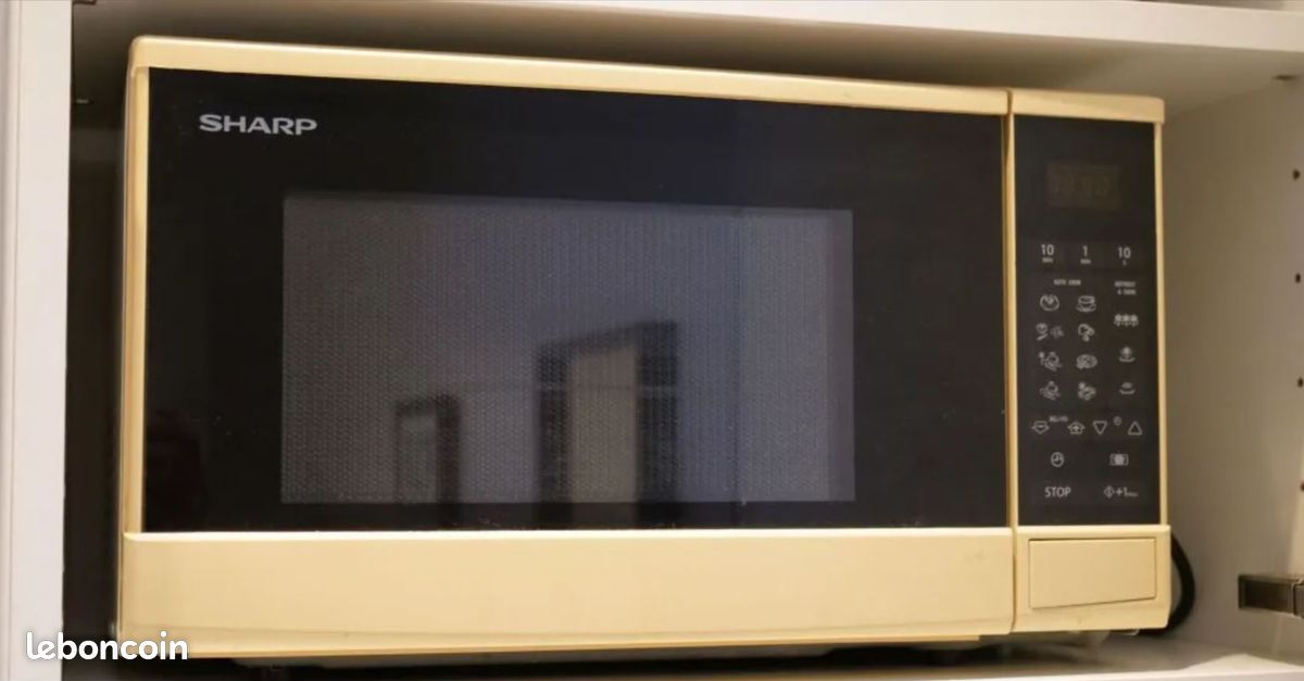 Four micro ondes sharp r240w (image 1)