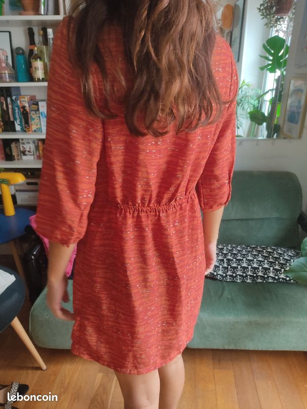 Robe orange à motifs (image 4)