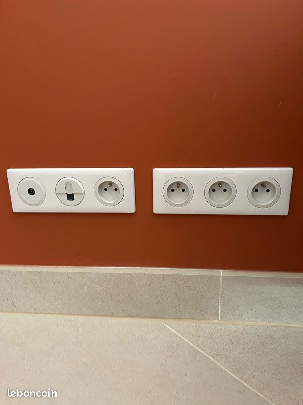 Matériel électrique Legrand professionnel (image 1)