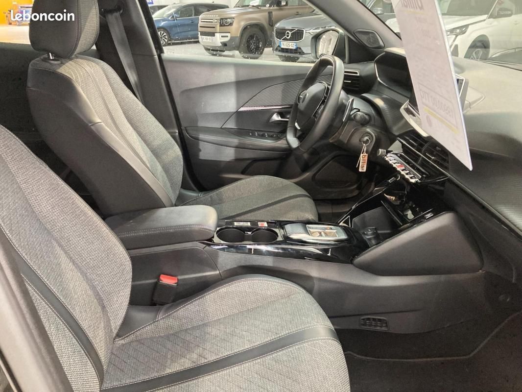 Peugeot 2008 HYBRID 136 E-DCS6 ALLURE (image 12)