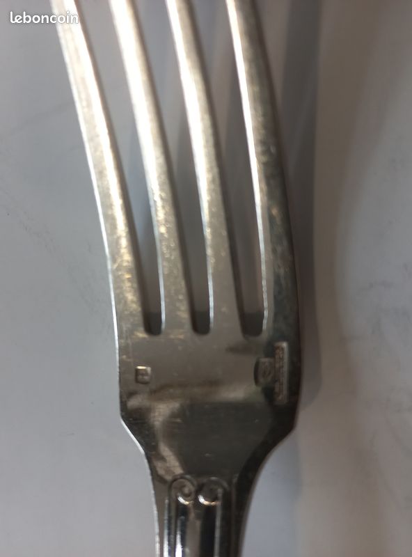 FOURCHETTE DE TABLE EN METAL ARGENTE CHRISTOFLE CONCORDE 20.5 CM