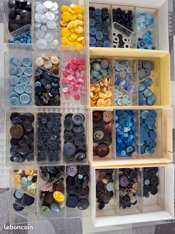 Gros lot de boutons (image 1)