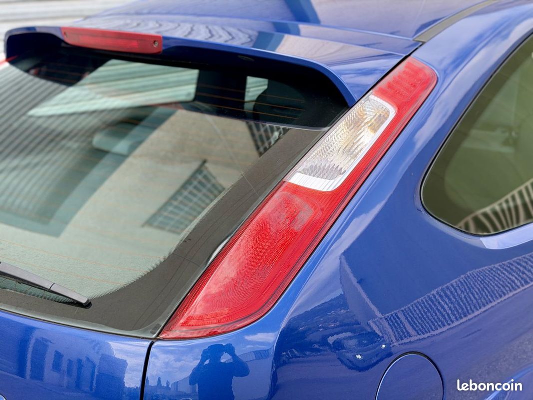 FORD FOCUS ST 2.5 225Ch MK2- Toit ouvrant - xénons - Première main (image 37)