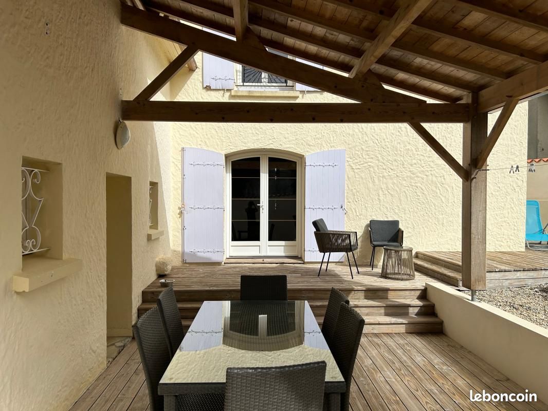 Maison 4 pièces 185 m² - Saint-Pierre-de-Juillers 17400 (image principale 2)