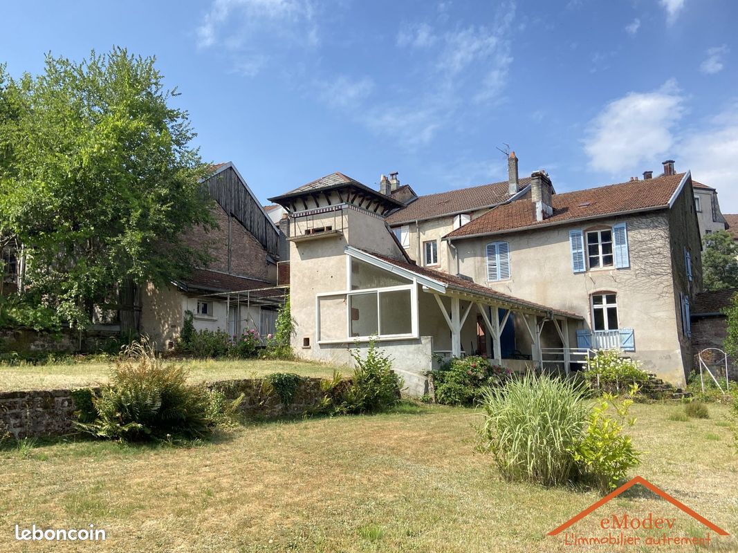 Maison 20 pièces 367 m² · à Bruyères · 367 m² · 240 000 €