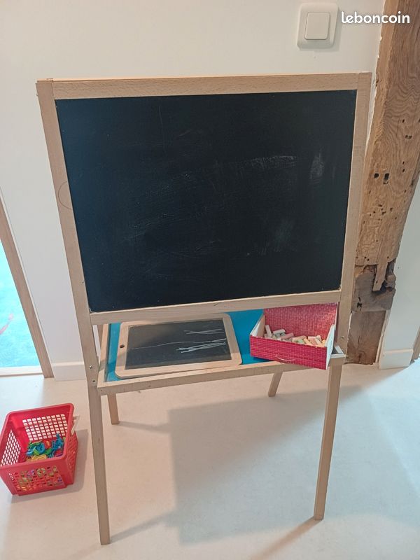 Tableau craies et feutres enfant (image 1)