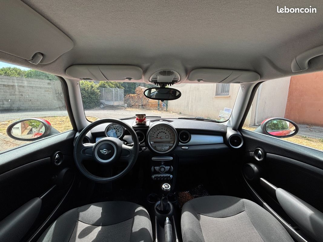 MINI HATCH R56 1.6i - 75 One (image 11)