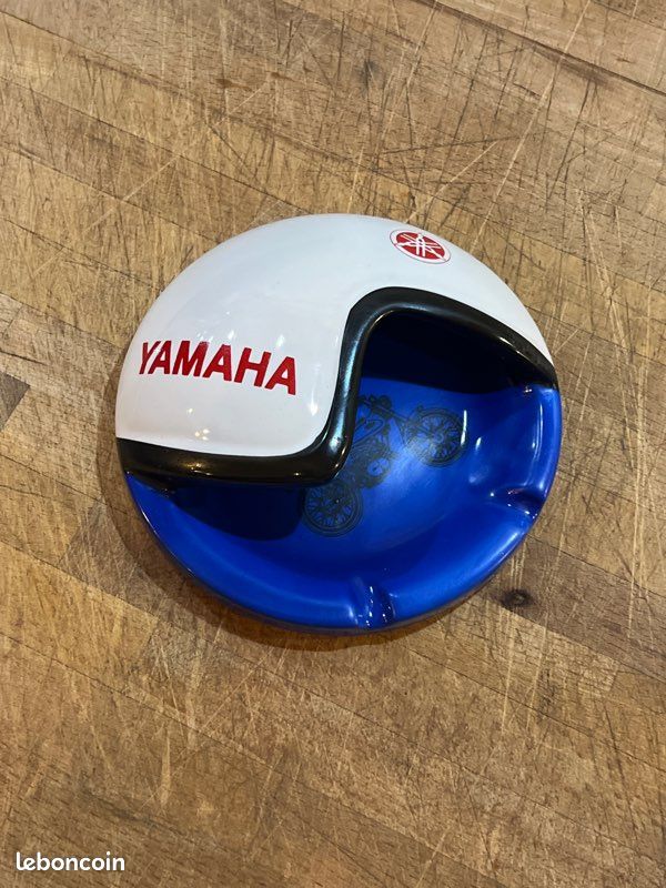 Cendrier publicitaire Yamaha (image 1)
