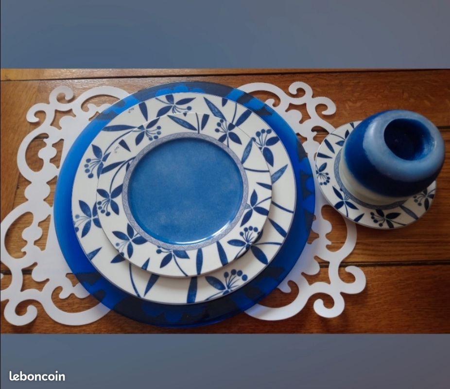 Assiettes porcelaine fine (image 1)