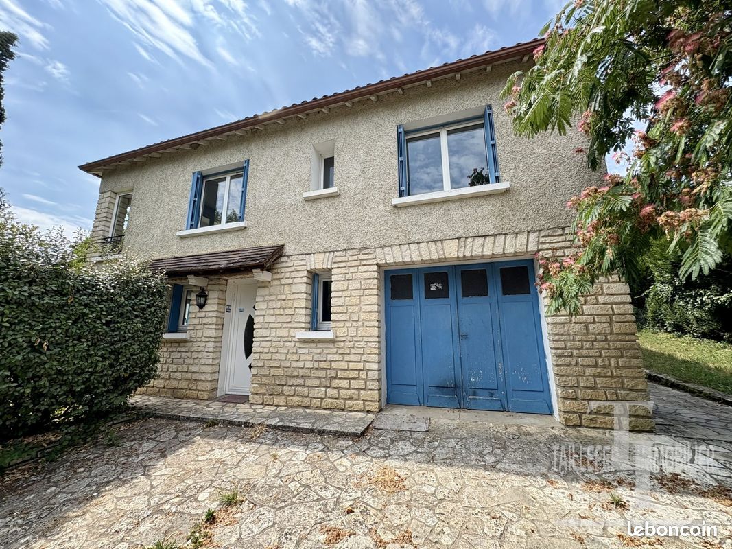 Maison 6 pièces 113 m² · à Agonac · 113 m² · 175 000 €