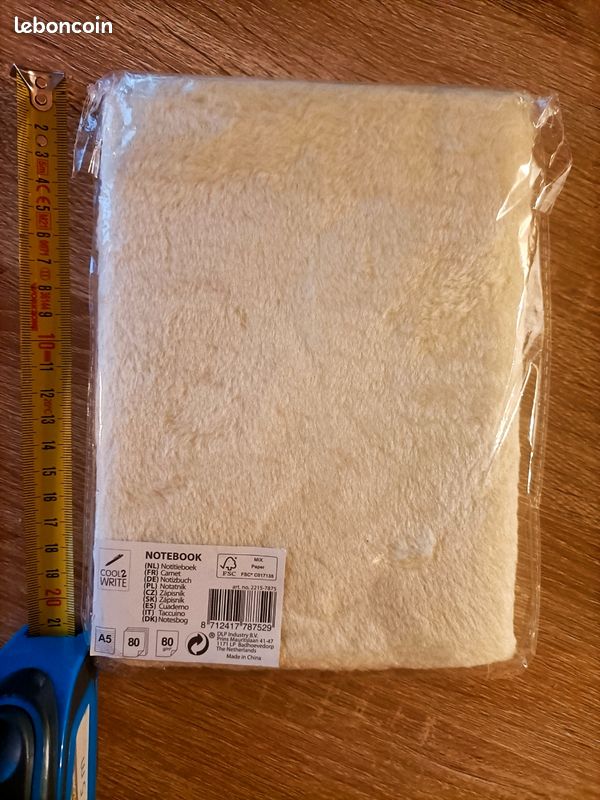 Carnet neuf fourrure (image 4)